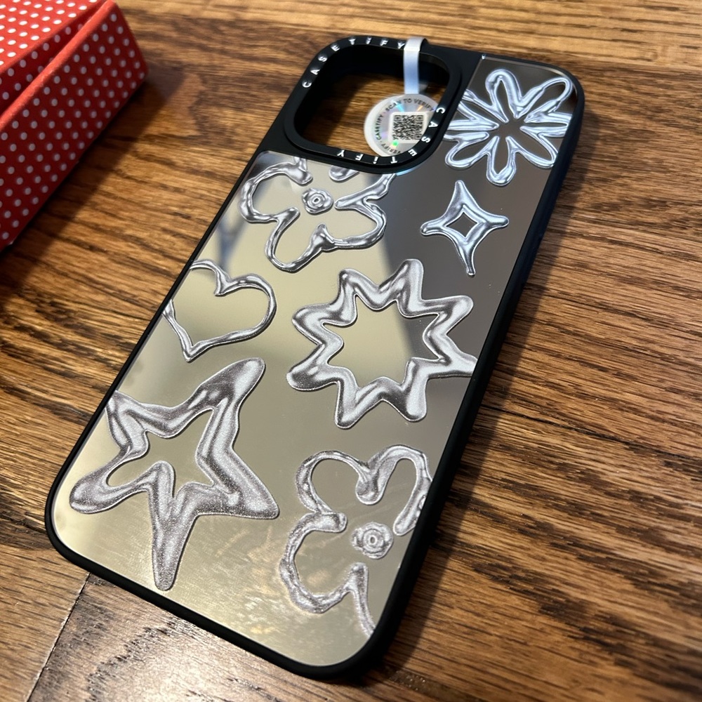 Casetify iPhone 15 Promax Case silver/black floral